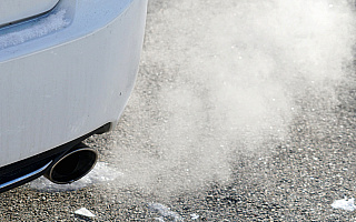 Policja kontroluje jakość spalin i ogólny stan pojazdów. Rozpoczęła się akcja „Smog”